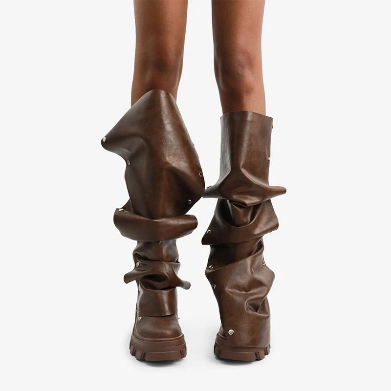 AZUMA Pleated Up Boots